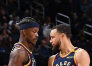 米兰真人-勇士横扫开拓者，终结四连败