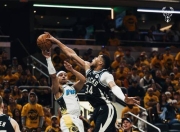 米兰百家乐-雄鹿逆转篮网，近期NBA比赛热点还原