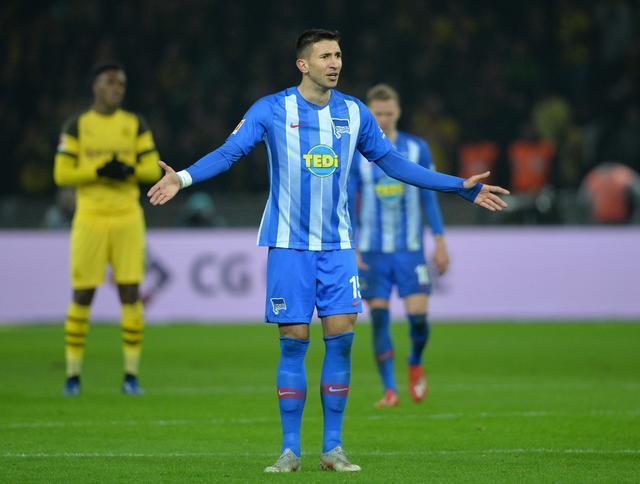 柏林赫塔主场告负，排名下滑困境