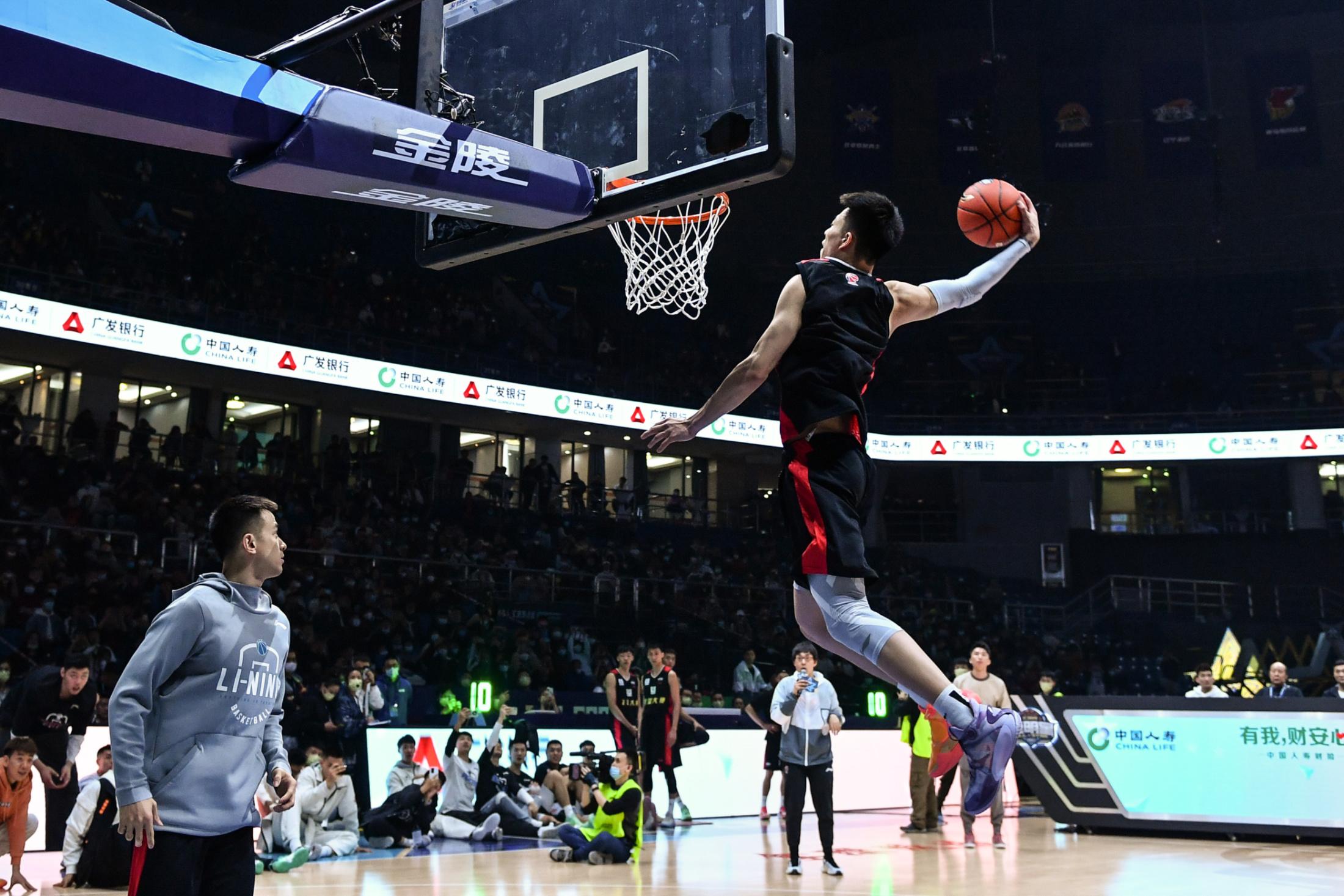 辽宁男篮全队发挥出色,轻松击败对手 辽宁男篮全队发挥出色,轻松击败对手