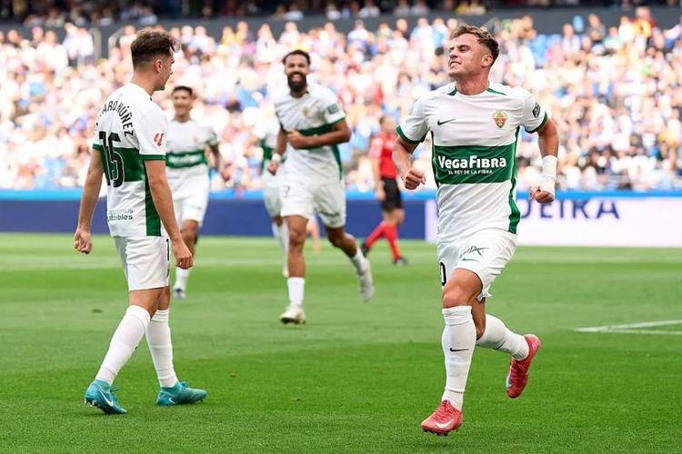 塞维利亚将迎战埃尔切,备受期待 塞维利亚将迎战埃尔切,备受期待