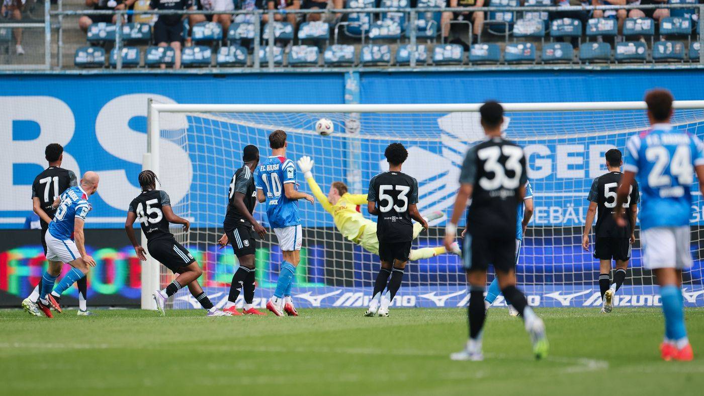 红魔逆袭晋级,英超劲旅晋级淘汰赛 红魔逆袭晋级,英超劲旅晋级淘汰赛