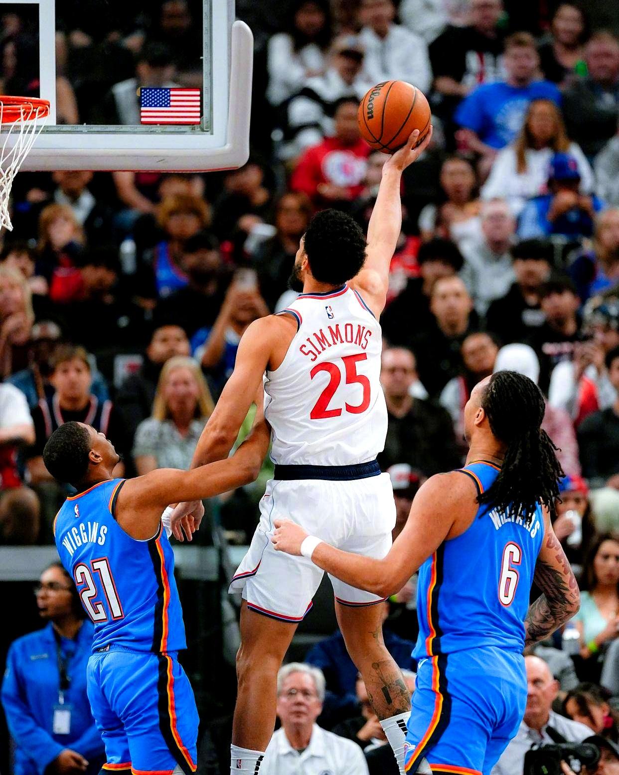 关于快船负于雷霆，遭遇三连败的信息