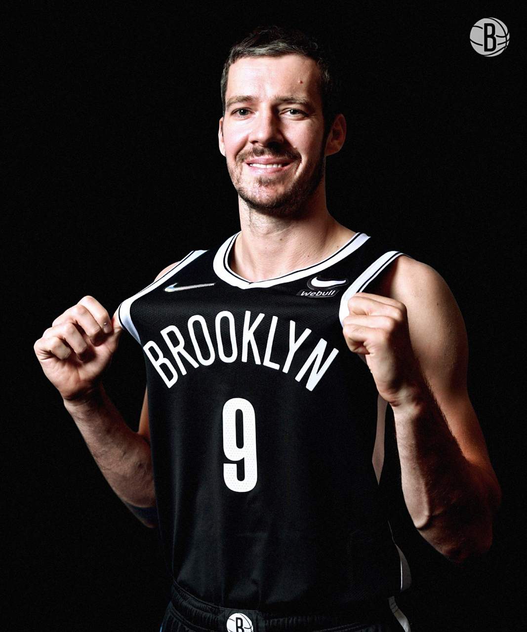 篮网阻击黄蜂，内线上增辅助较量