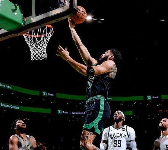 雄鹿负于凯尔特人,字母哥遭遇封堵 雄鹿负于凯尔特人,字母哥遭遇封堵