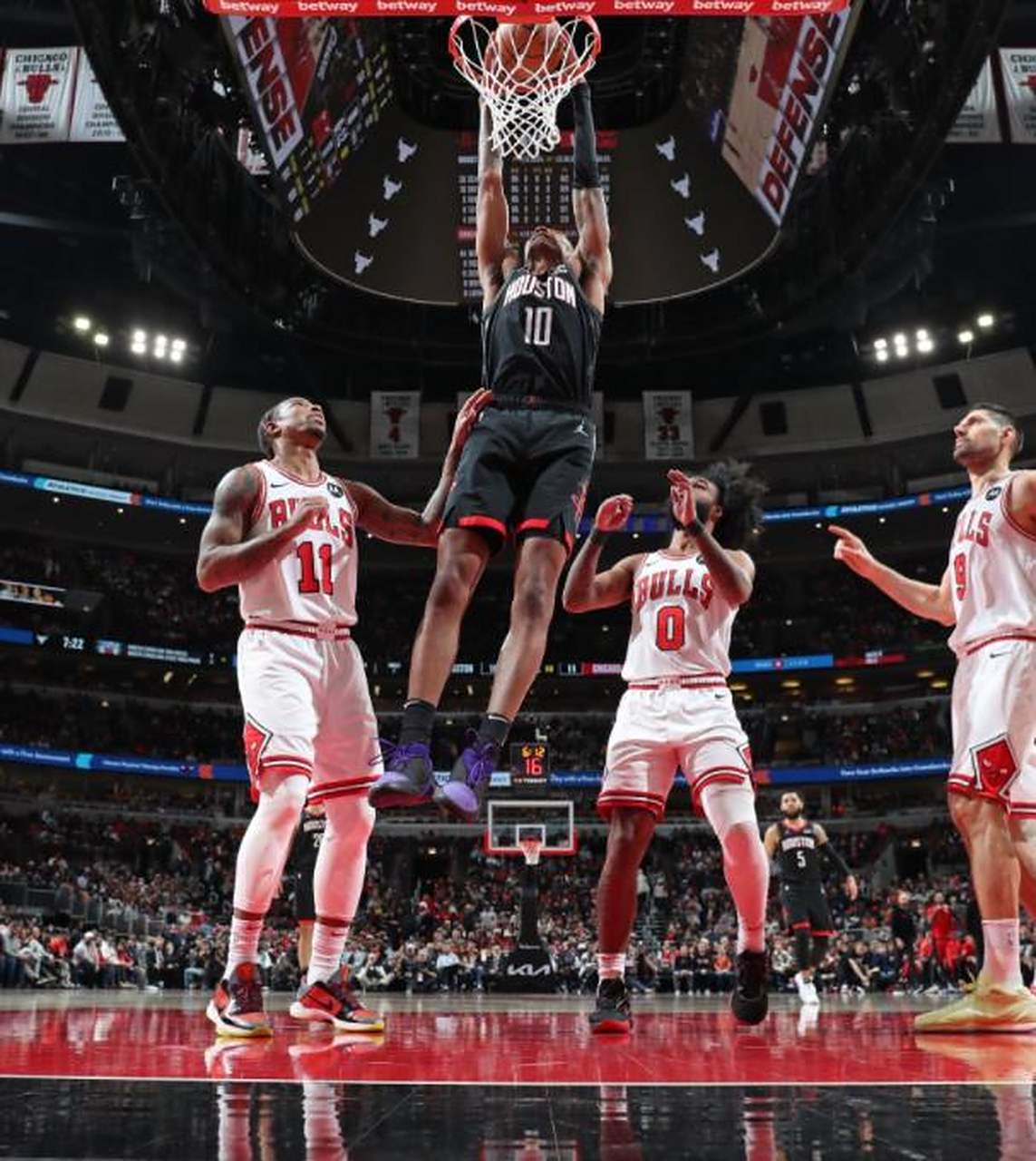 公牛不敌火箭,遭遇连败 公牛不敌火箭,遭遇连败