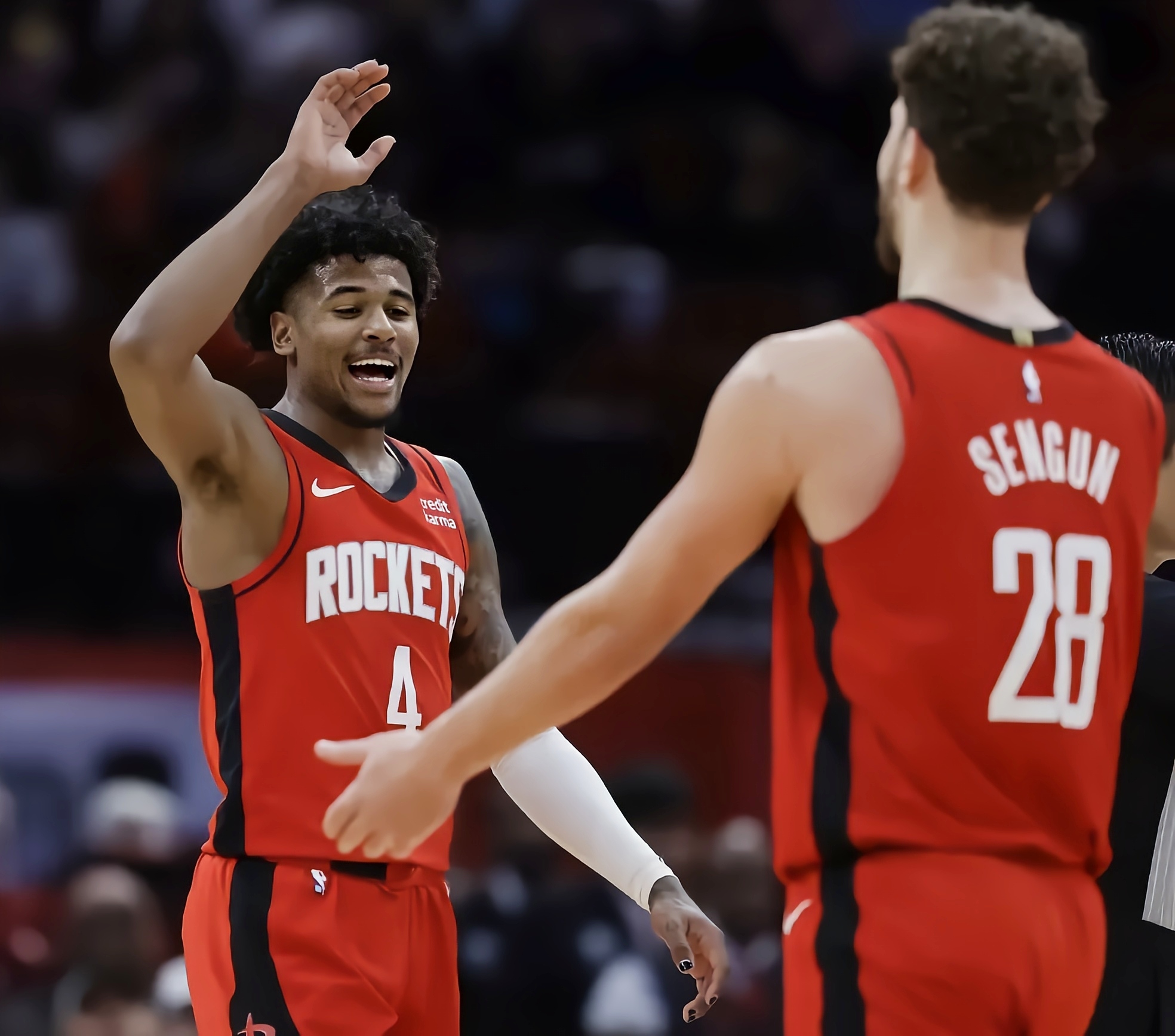 火箭主场战胜马刺，取得五连胜