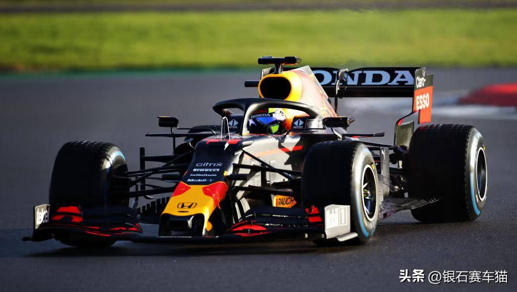 哈斯车队轻取威廉姆斯,佩雷兹点燃赛场 哈斯车队轻取威廉姆斯,佩雷兹点燃赛场